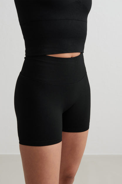 Shape Seamless Hotpants - Black - for kvinde - aim'n - Shorts