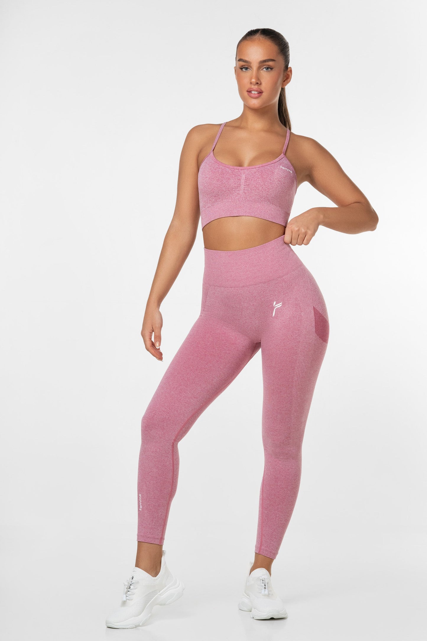 Pink Peachy Scrunch Sports Bra - for dame - Famme - Sports Bra