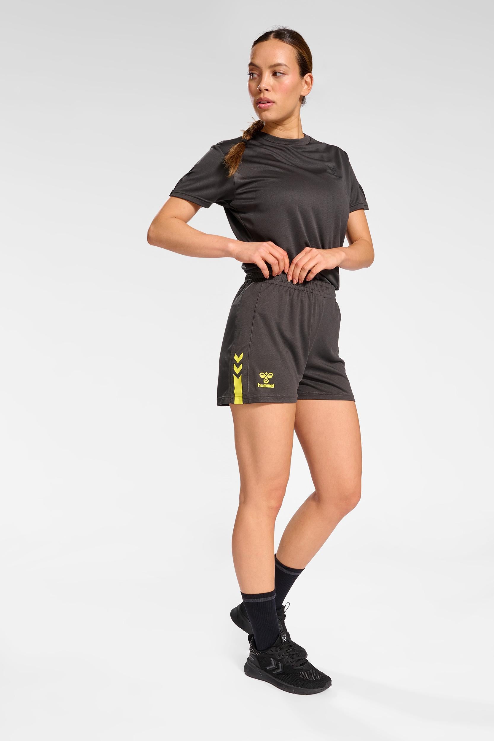 HUMMEL - Hmlactive Pl Shorts Woman - Obsidian/sulphur Spring