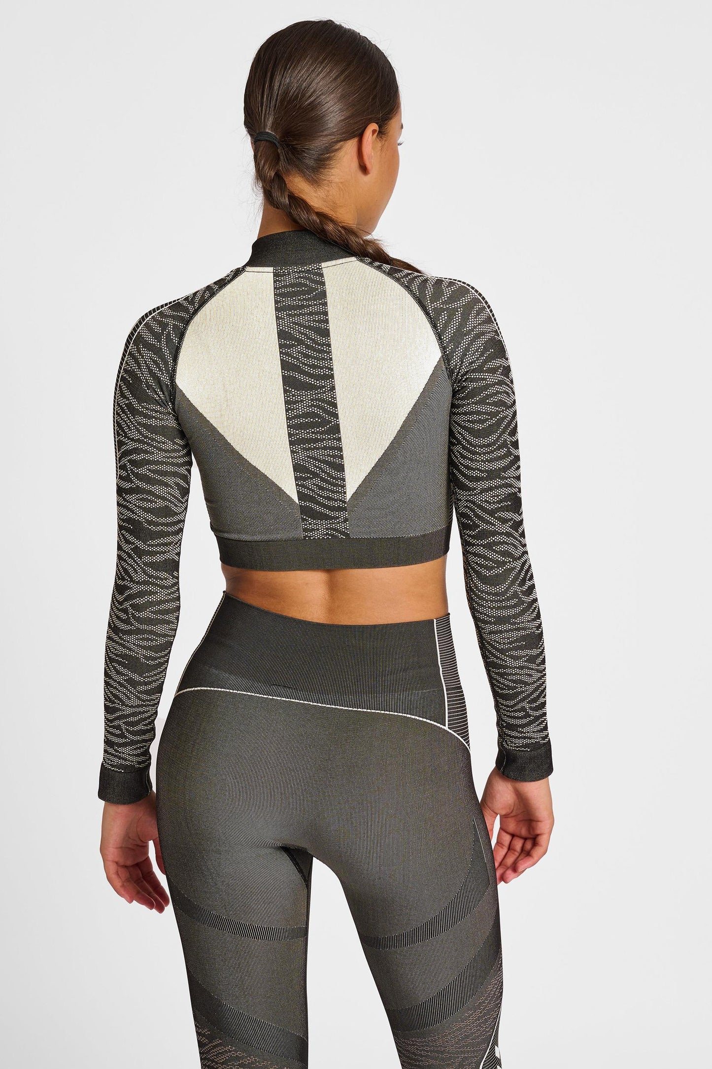 HUMMEL - Hmlmt Mila Seamless Crop Half Zip - Black/chateau Grey