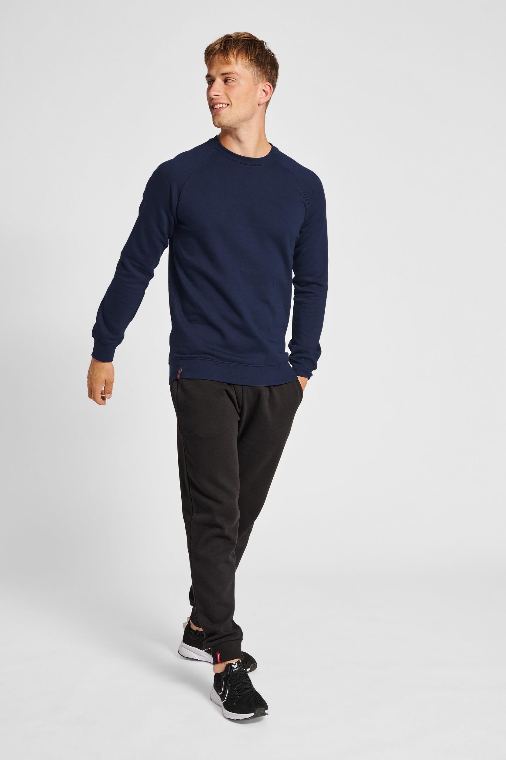 HUMMEL - Hmlred Classic Sweatshirt - Marine